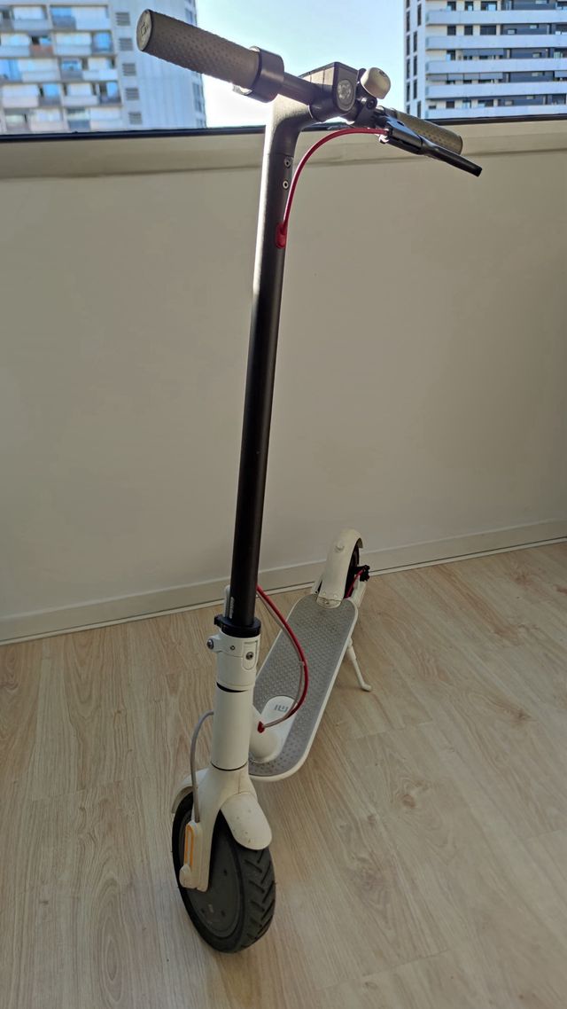 Patinete eléctrico Xiaomi M365 blanco
