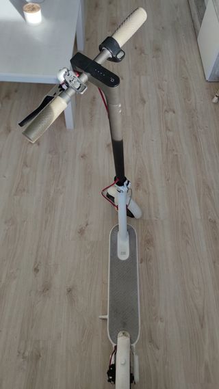 Patinete eléctrico Xiaomi M365 blanco