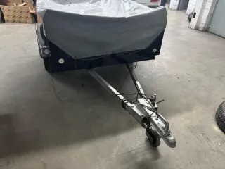 Remolque para coche negro