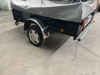 Remolque para coche negro