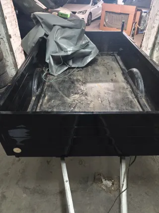 Remolque para coche negro