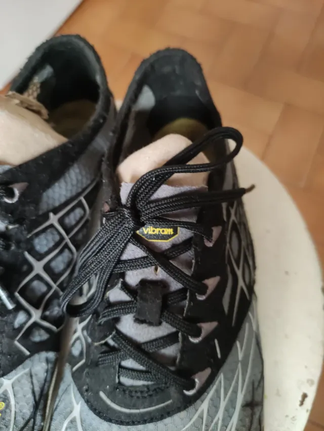 Zapatillas Vibram 5 dedos negras/grises