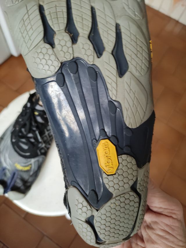 Zapatillas Vibram 5 dedos negras/grises
