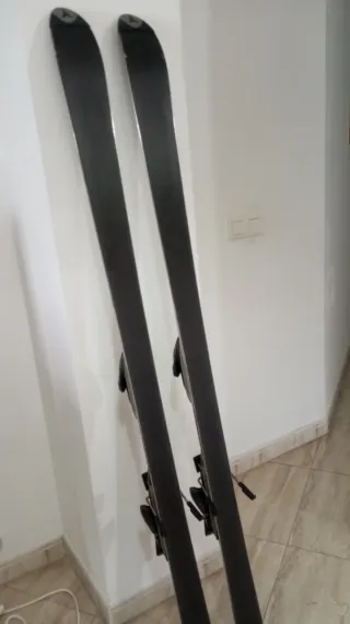 Esquís 170 cm con palos