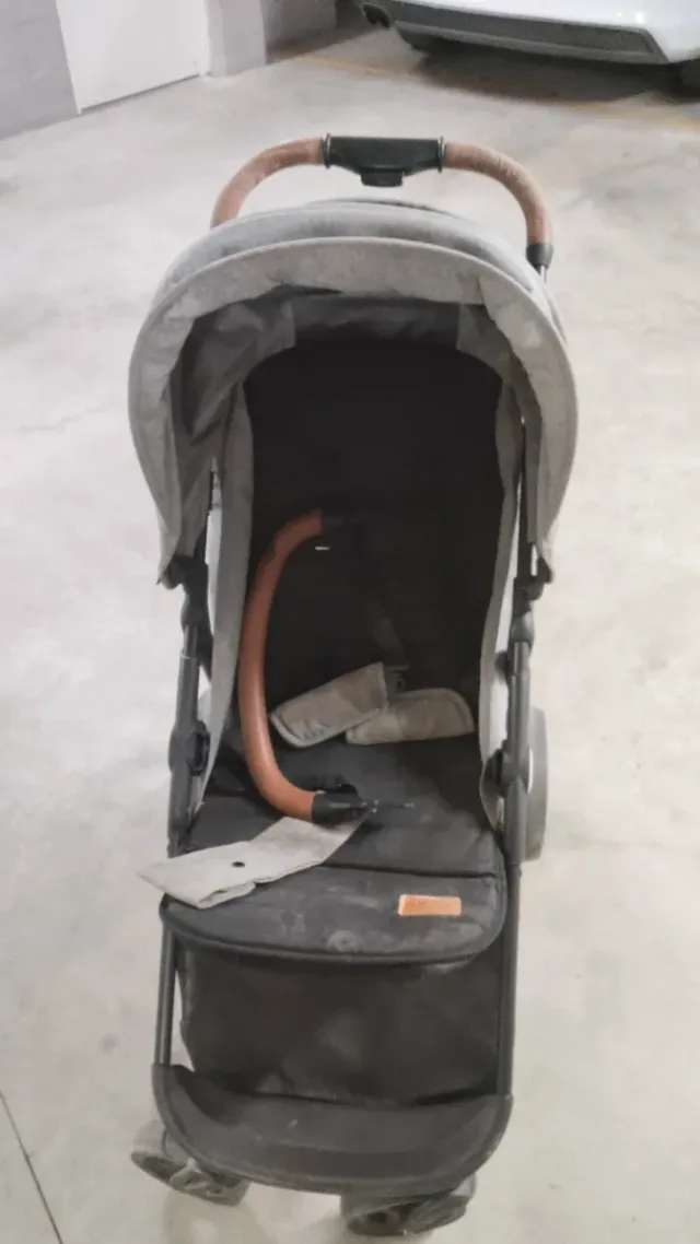 Cochecito bebé gris