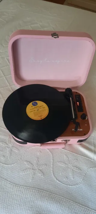 Tocadiscos Maletín Rosa y Madera