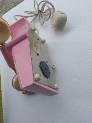 Telefono vintage rosa legno
