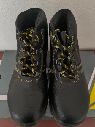 Botas de seguridad Delta Plus negras
