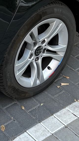 Llantas BMW con neumáticos casi nuevos
205/55/16 R