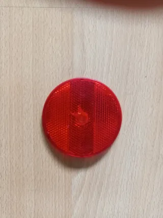 Reflector rojo para bicicleta