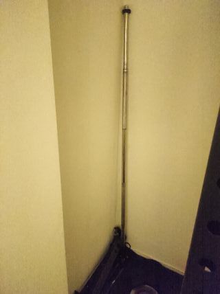 Discos de gimnasio 28mm y barra 2m maciza.