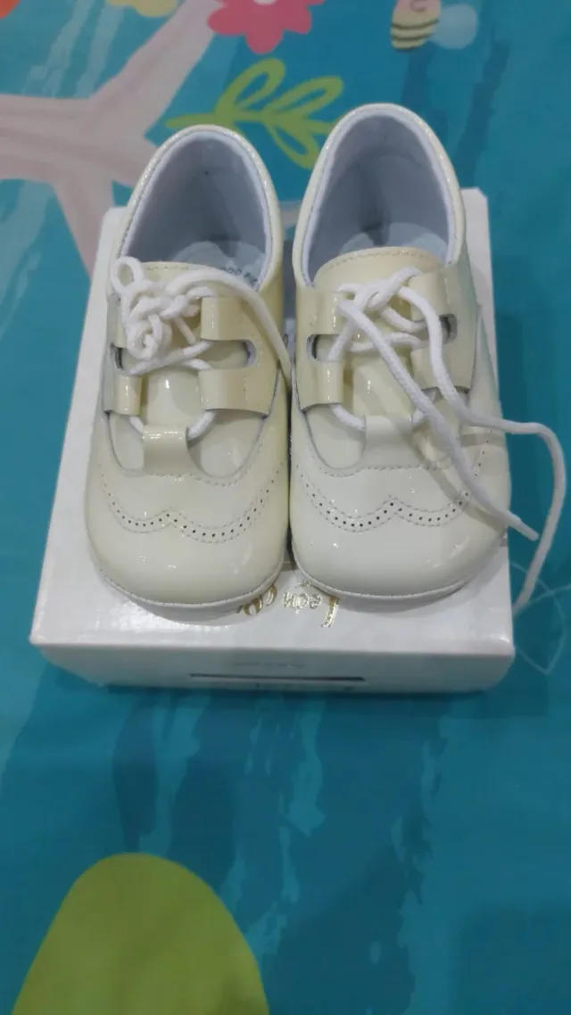 Zapatos beige talla 18 piel