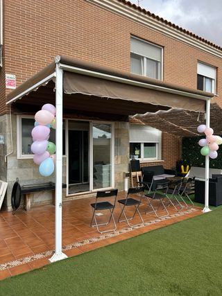 Pérgola de pared de aluminio