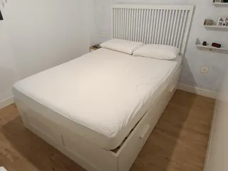 Cama Ikea Brimnes con somier, colchón y funda