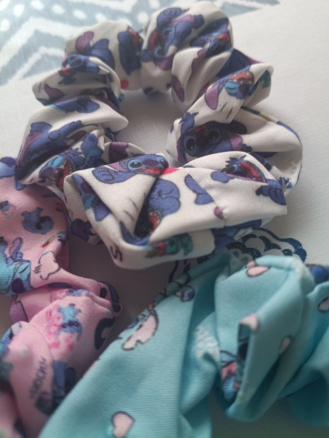 Lote 6 Gomas de Pelo Scrunchies Disney y Stitch