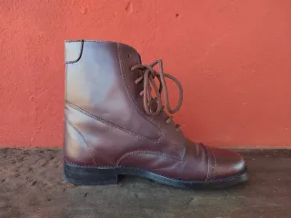 Botín de cuero marrón talla 41