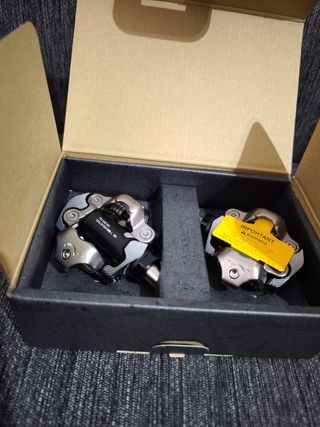 Pedales para ciclismo de montaña 
Shimano Deore XT
