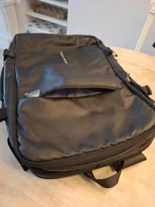 Mochila Mark Ryden Negra Portátil y Viaje
