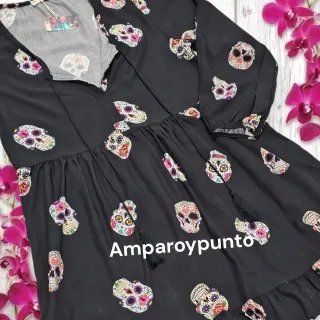 Vestido negro calaveras 