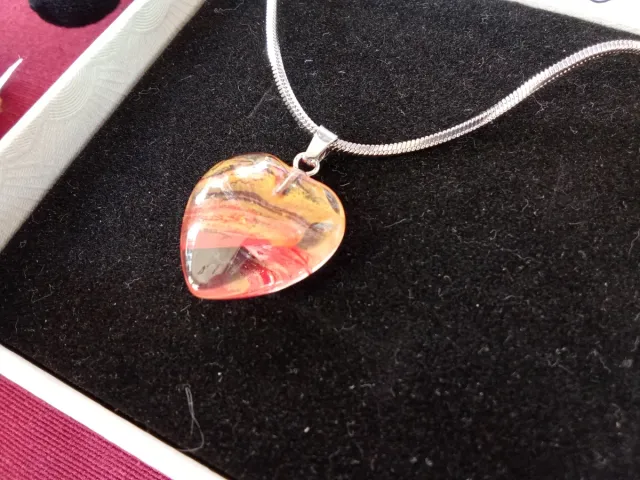 Colgante de corazón con cadena de acero