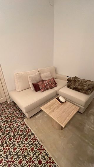 Sofá chenilla beige 2 plazas