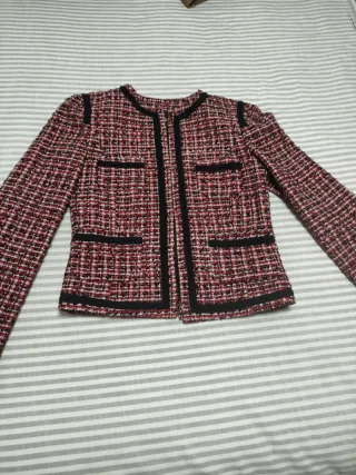 Chaqueta tweed roja y negra