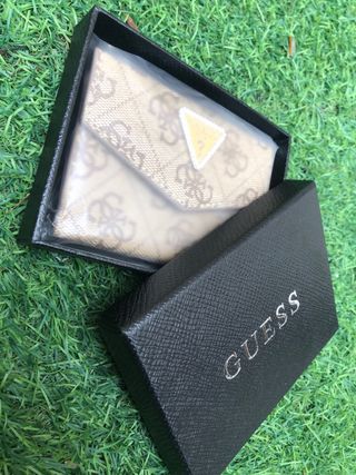 Cartera Guess Beige y Marrón