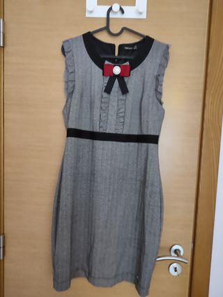 Vestido de inverno cinza e preto, marca Ferrache