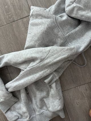 Sudadera McKenzie gris con capucha