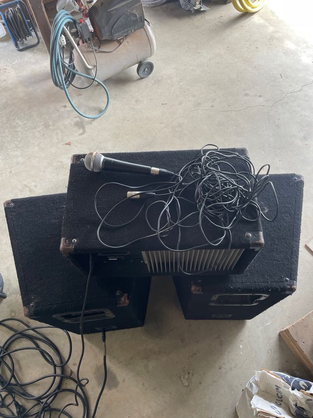 Mezclador YAMAHA EMX640 + 2 Amplificadores FENDER
