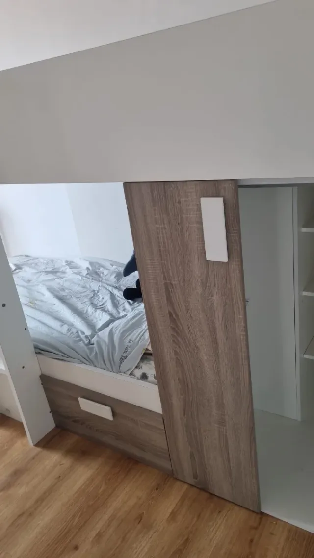 Litera infantil con armario