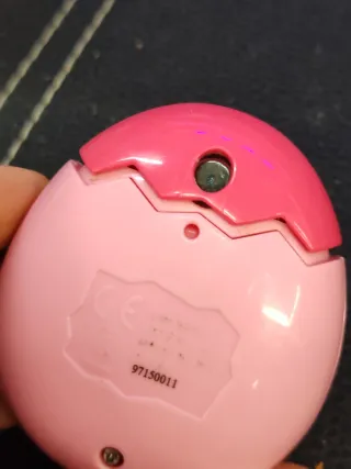 Tamagotchi Rosa Huevo Flores