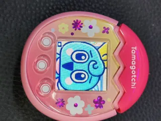 Tamagotchi Rosa Huevo Flores