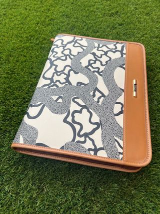 Carpeta TOUS Beige y Gris