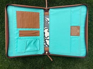 Carpeta TOUS Beige y Gris