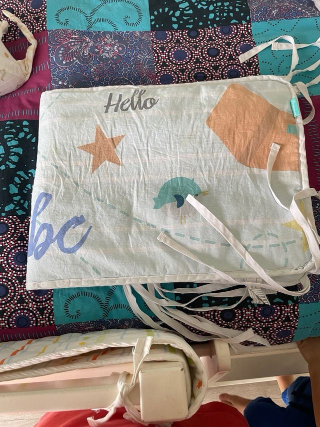 Protector de cuna infantil con dibujos