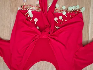 Traje danza del vientre rojo y dorado