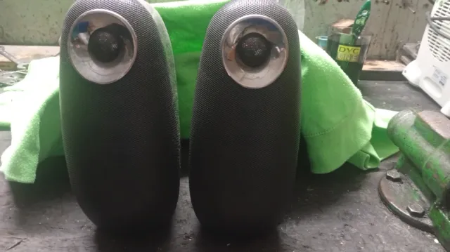 Altavoces negros brillo Samsung .