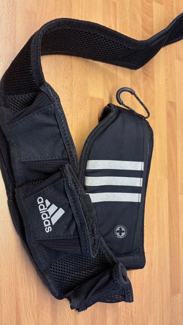 Riñonera Adidas Negra