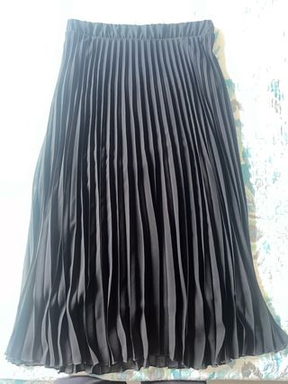 Falda plisada negra 