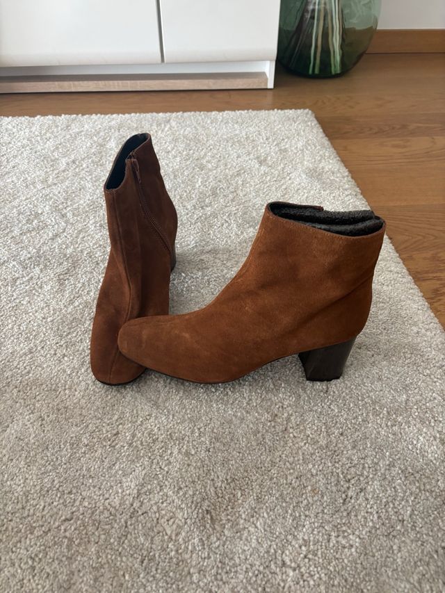 Botines de piel marrones