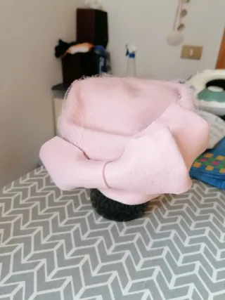 Cappellino in feltro rosa