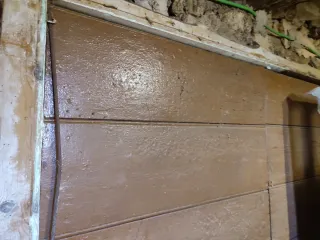 Puerta madera entrada  Urge 