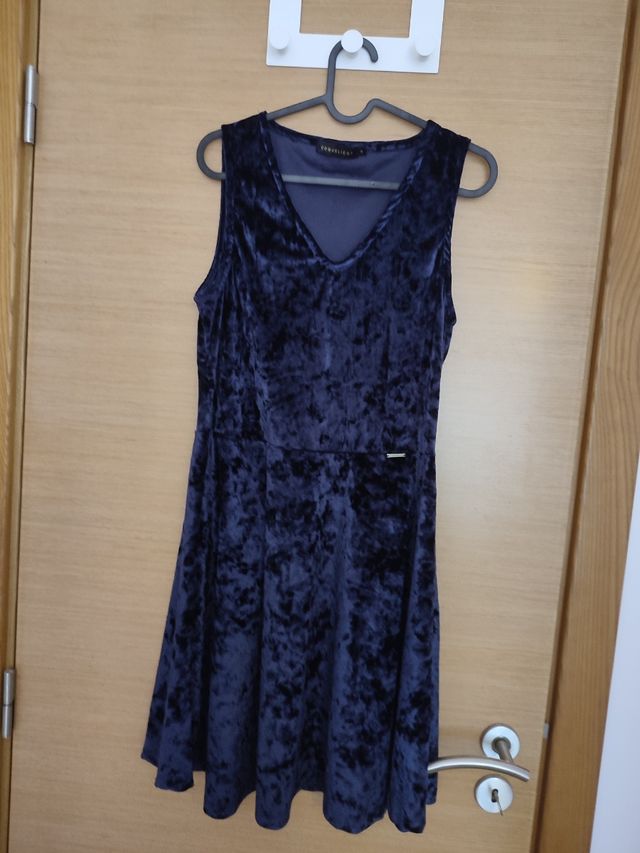 Vestido de veludo azul.marca Coquelicot