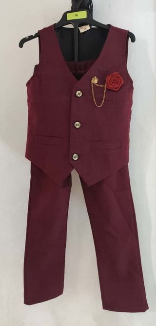 Traje niño burdeos 3-4 años