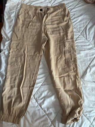 Pantalón cargo Zara beige Talla M