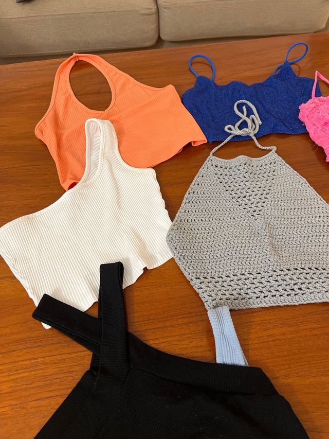 Lote Tops chica talla S todo el lote 15€ 1 top 3€