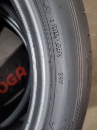 2 Neumáticos 235/45 R17 Goodyear 