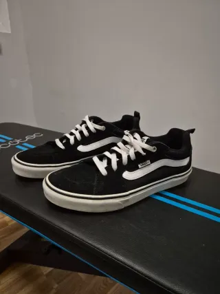 Zapatillas Vans Negras y Blancas Talla 42