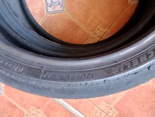 Neumáticos moto slick / circuito . Cantidad 9
